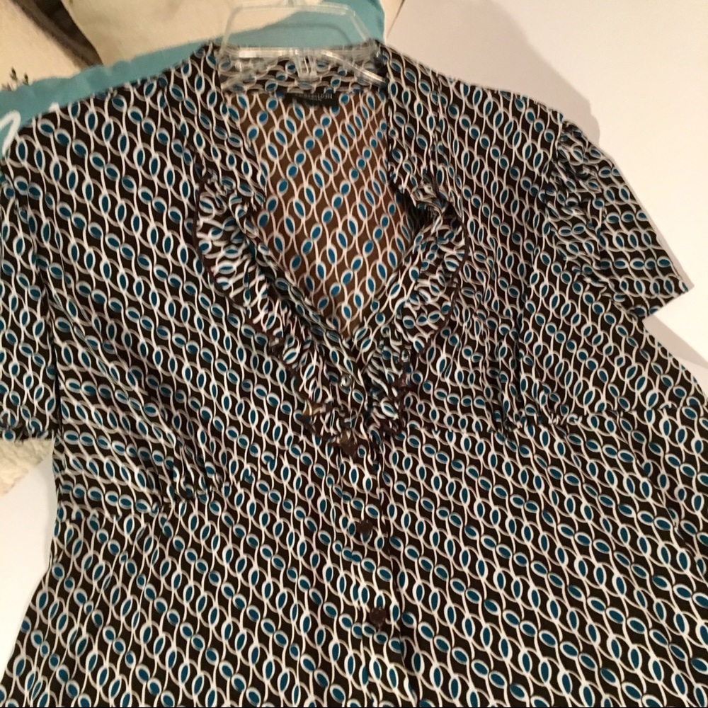 Perceptions Ruffle V Neck Top ~ 1X - Picture 7 of 8